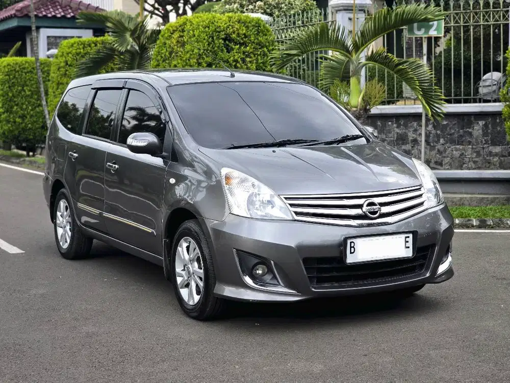 Nissan Grand Livina Ultimate 2013 Matic Grey XV