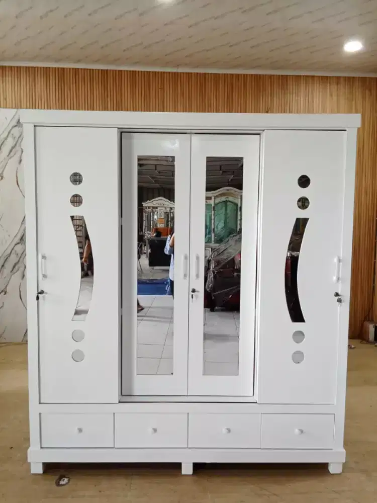 Lemari pakaian minimalis l