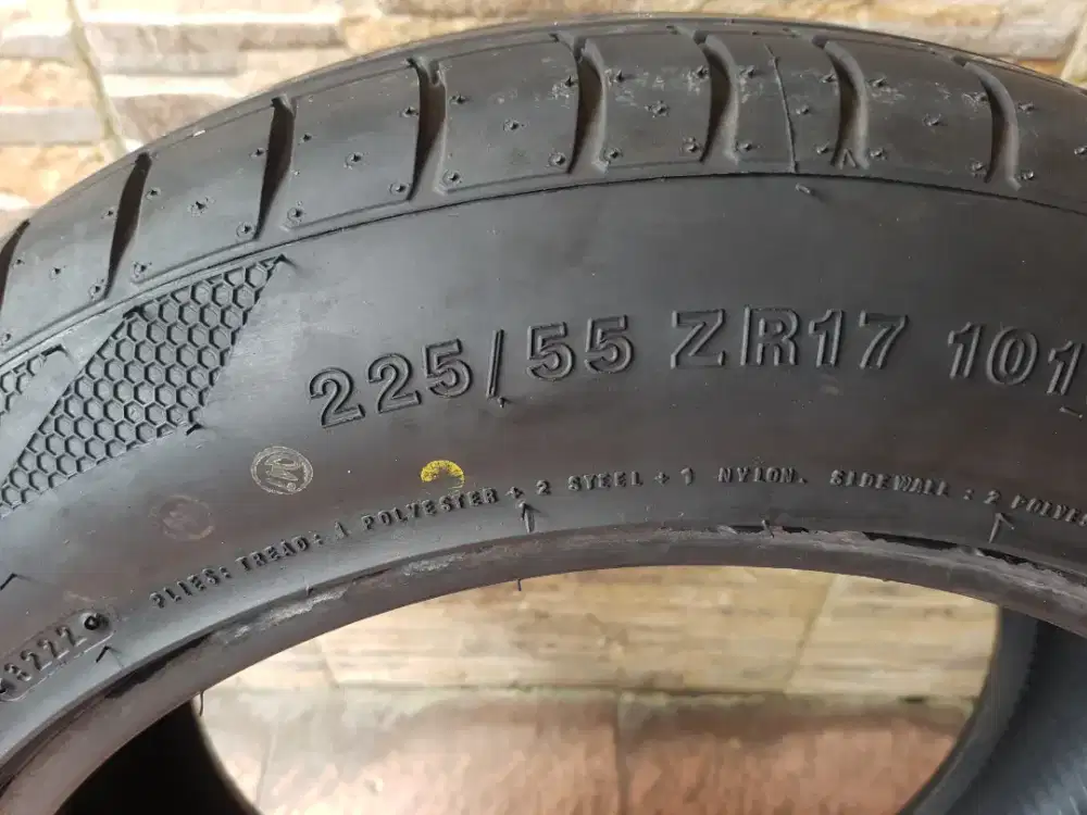 Jual ban bekas seperti baru. Merk Accelera uk. 225/55/R17