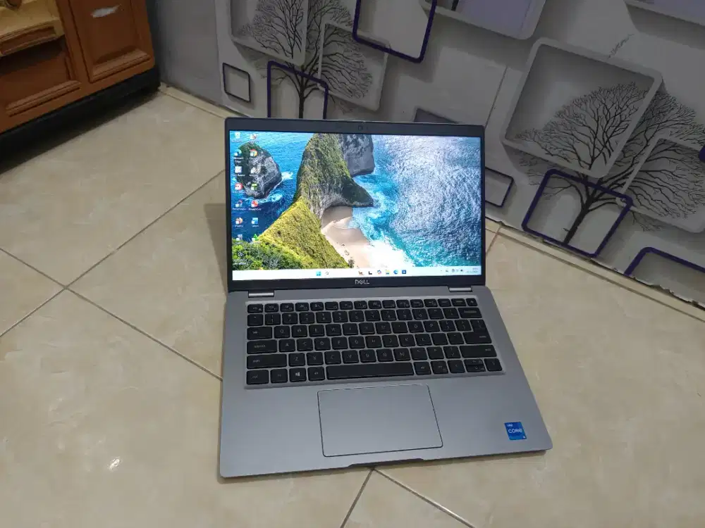 Dell 5420 core i5-1135G7 intel iris Xe Grapics,ram 8gb dan ssd 256gb