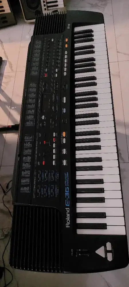 Keyboard Roland E-36