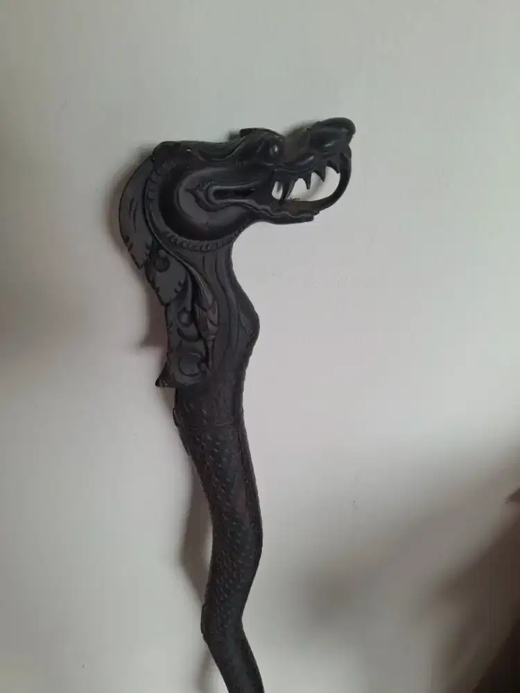 Tongkat ukiran kayu antik ulin