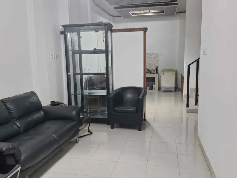 Dijual Cepat  Rumah bagus,lebar 6,jalan 2 mbl rapi,2 lantai,Kelapa Gading