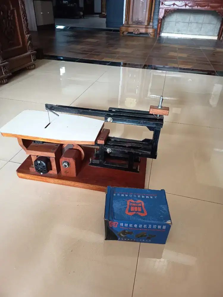 Mesin  gergaji triplek ketebalan 2,5 cm