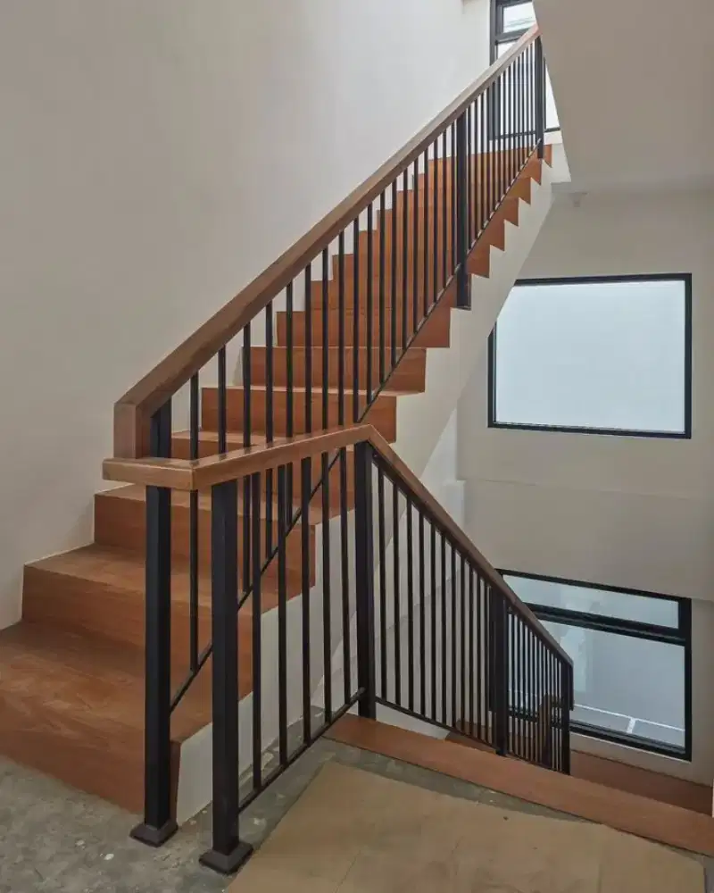 relling tangga pegangan kayu