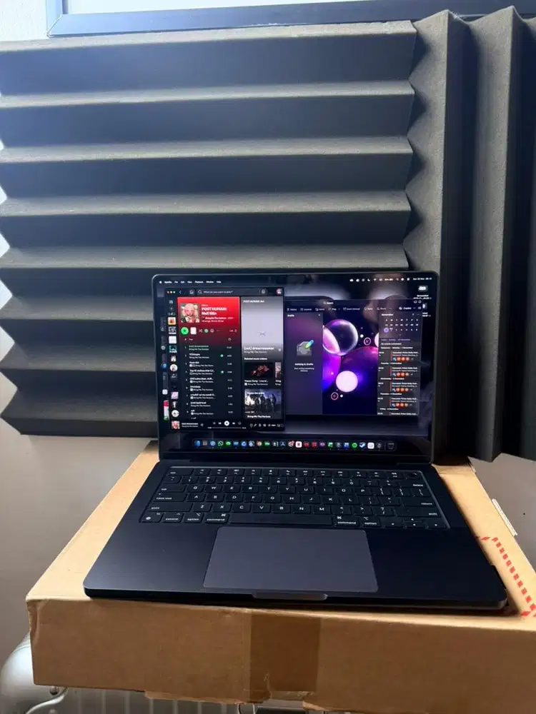 Macbook Pro 14 inch M4 16/512 Garansi Sept 2026 (hanya dipakai 1 bln)