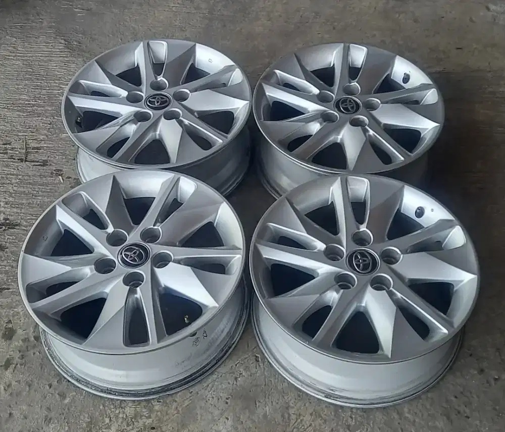 Velg Toyota inova reborn ring 16 pcd 5x114,3