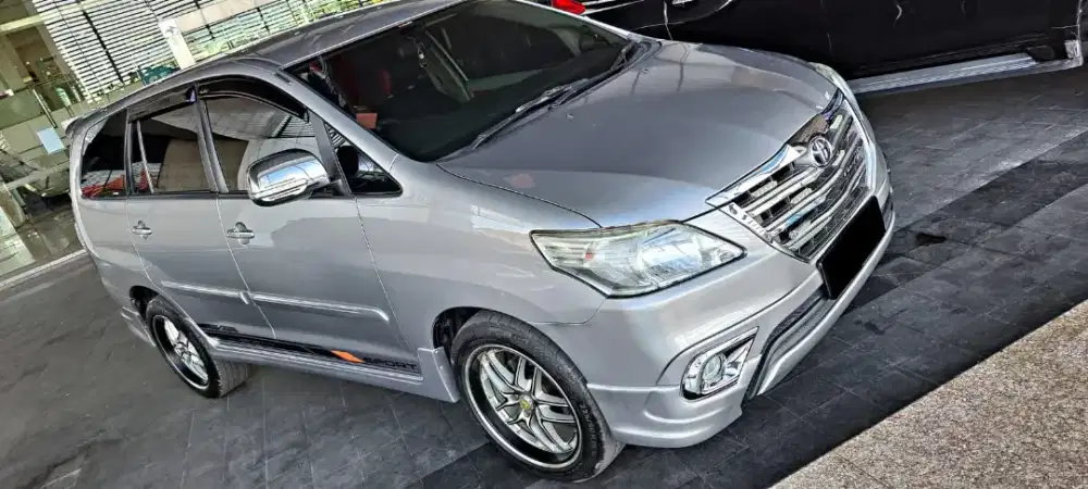 Kijang Innova 2.5 G AT 2015. Innova 2015. Innova diesel. Innova solar.