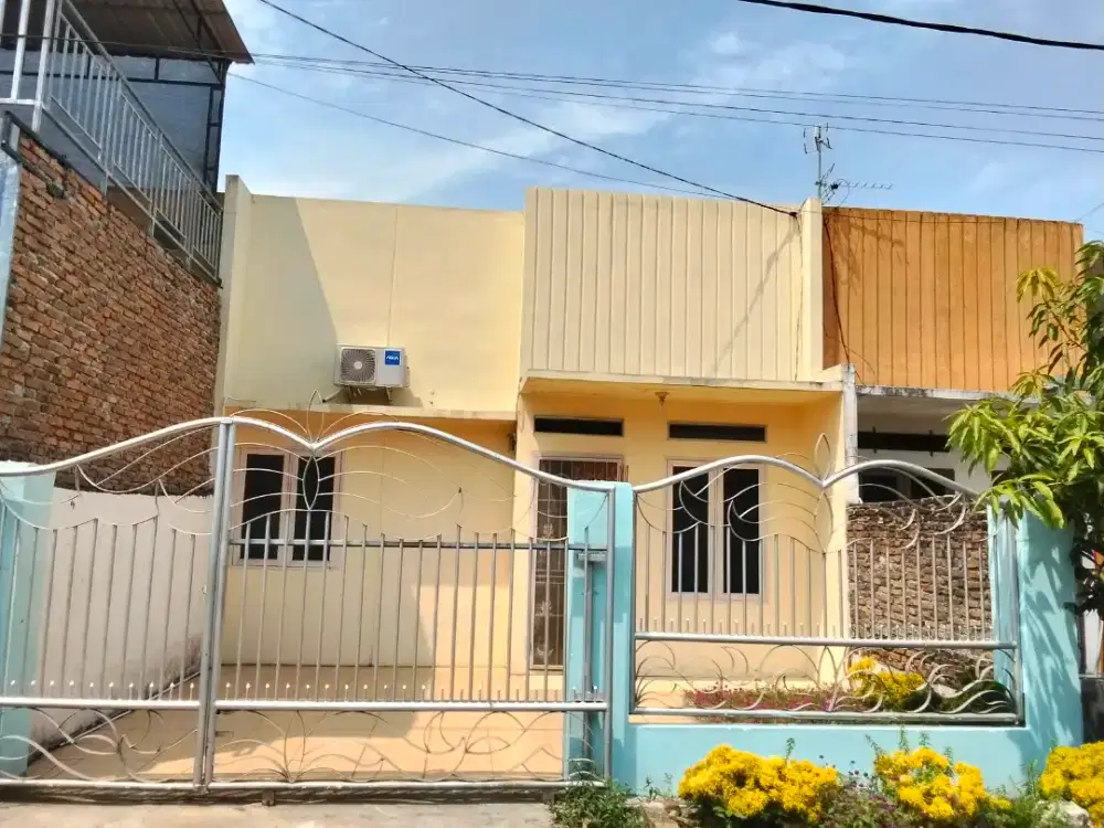 Dijual rumah + perabot