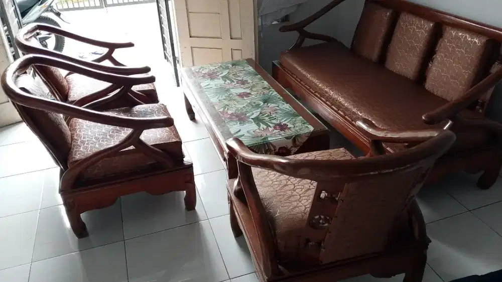 Di jual kursi bekas