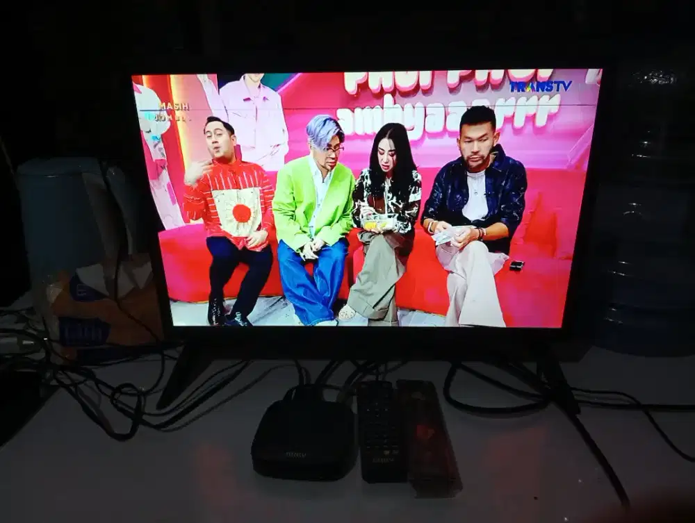 TV led 24 inchi +set top box