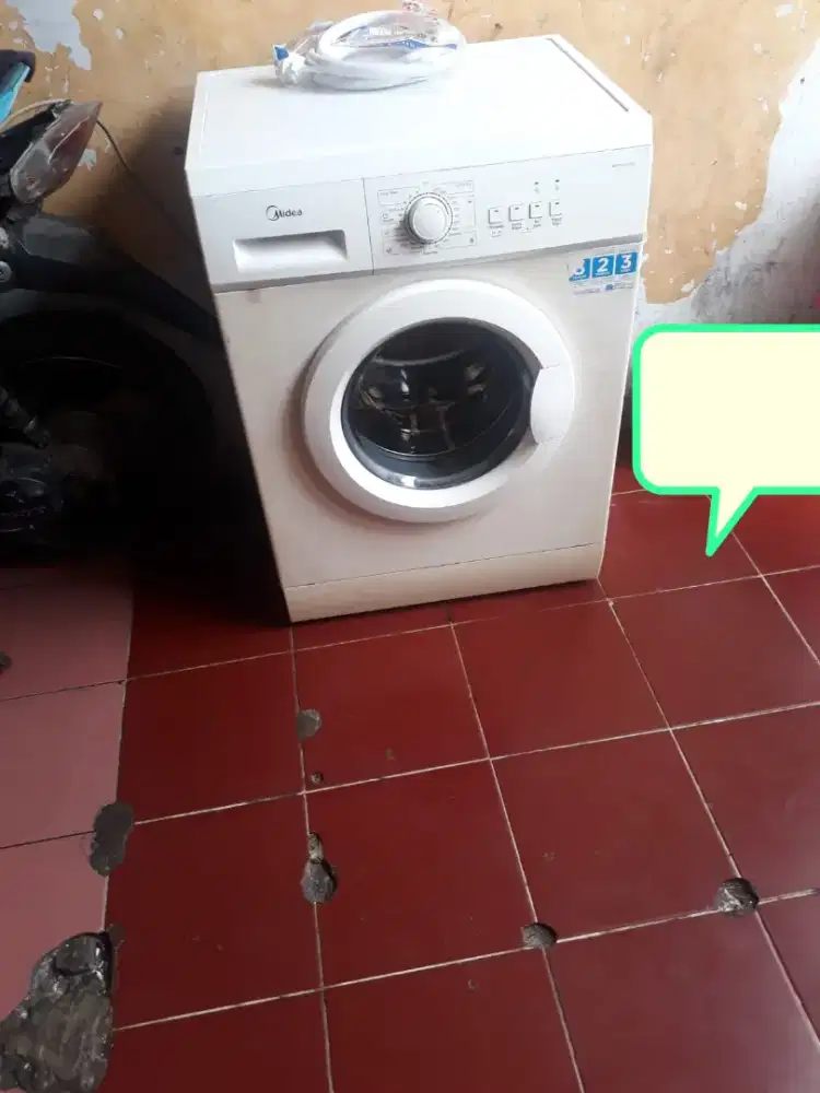 Mesin cuci front loading Midea 7kg