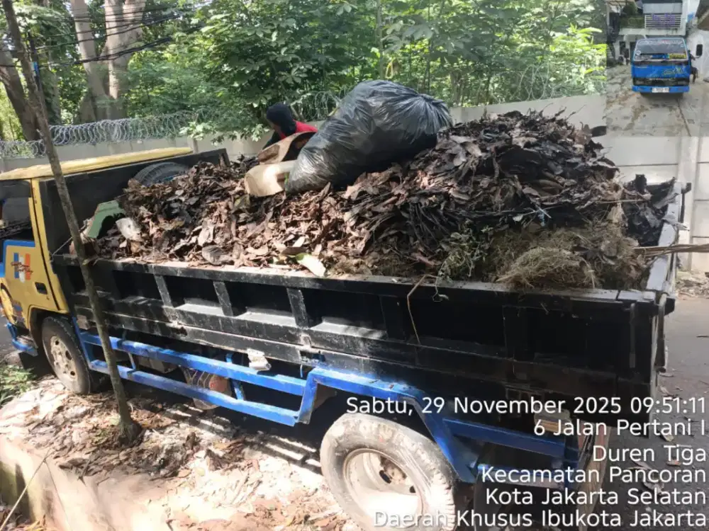 Jasa buang puing dan tanah