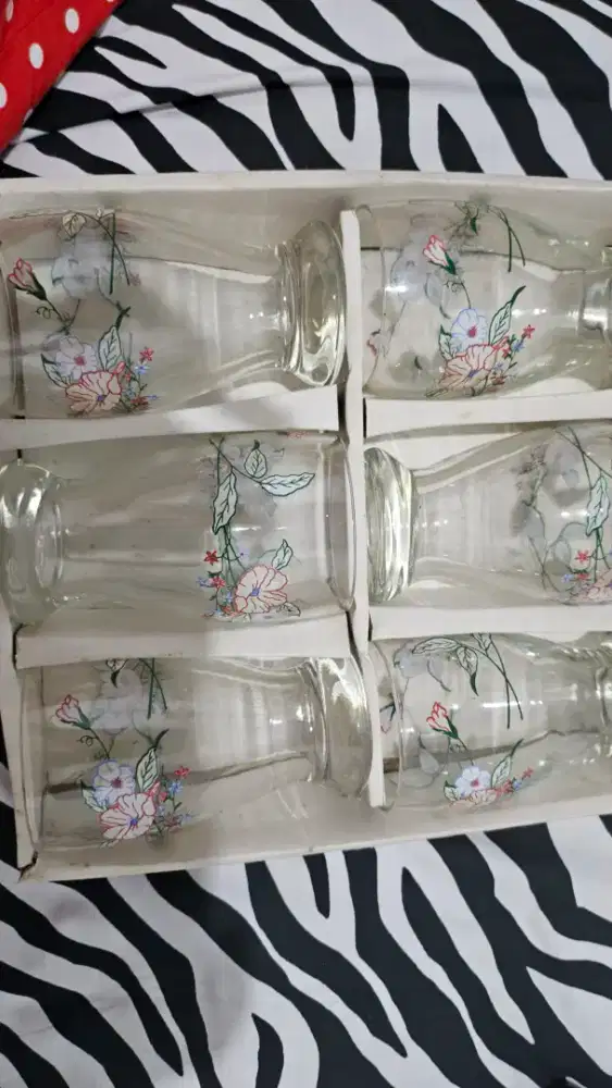 Gelas belinh 1 set dapat 6 ,masih baru