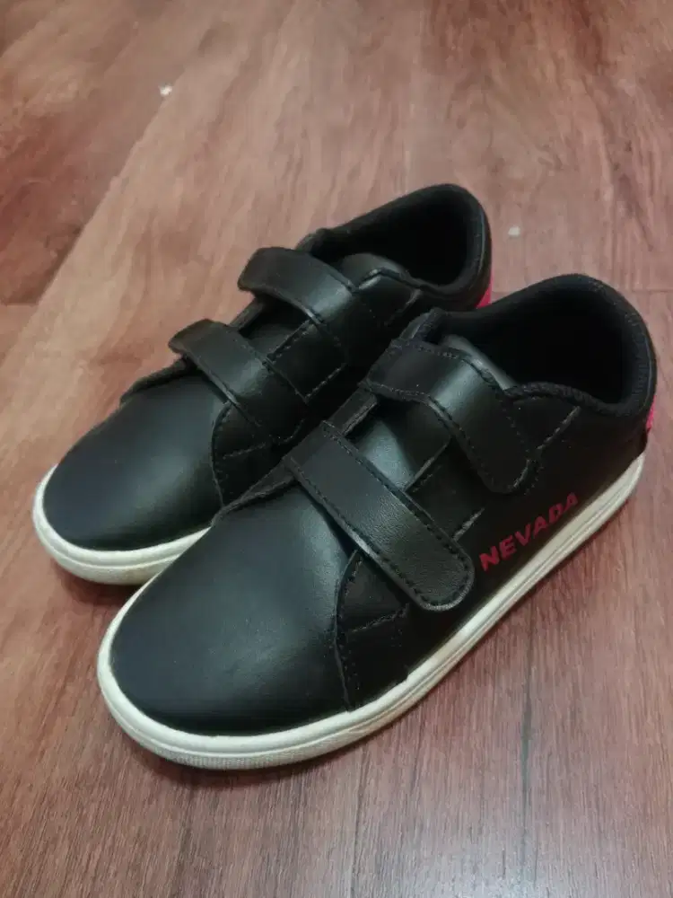 Sepatu Anak merk Nevada