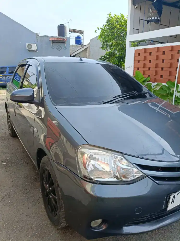 Toyota Etios Valco E MT Murah