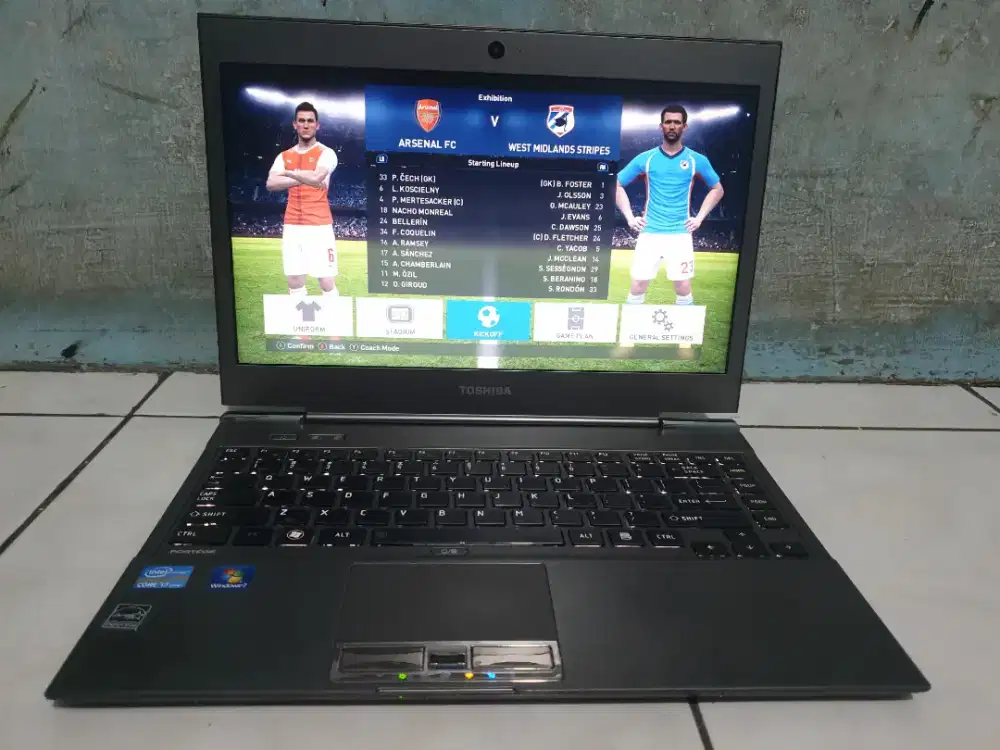 Laptop Toshiba Corei7 Ram8gb Ssd SuperSlim Ringan Dan Mudah Dibawa