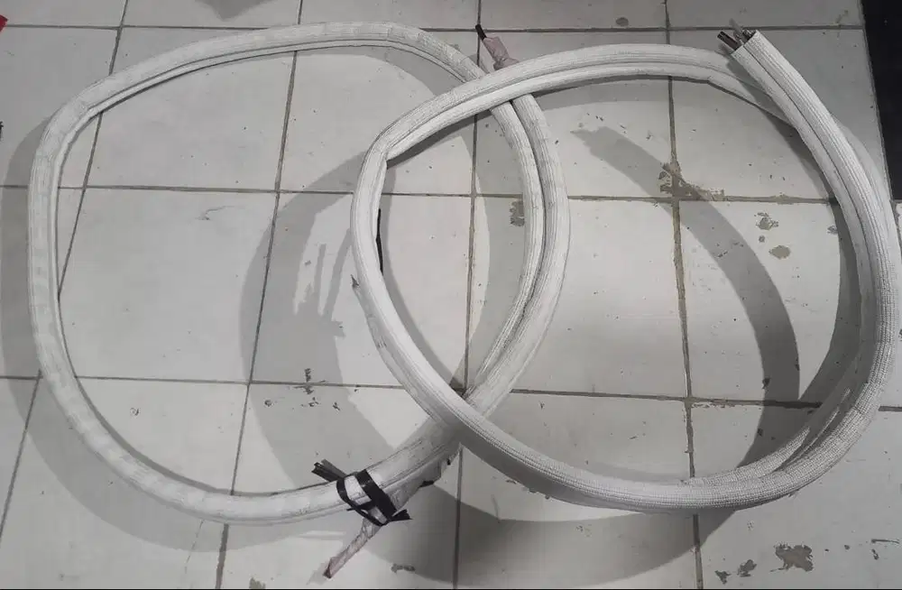 Pipa Bekas AC 1pK,ada 2 Potong,Panjang 2 x 3,5M,Merk Hoda,murah,NET.