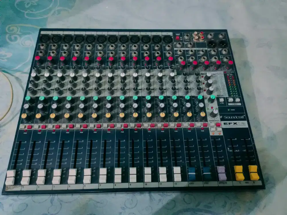 Mixer soundcraft efx12 original