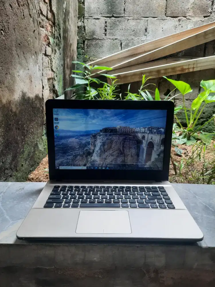 Laptop murah normal mulus asus