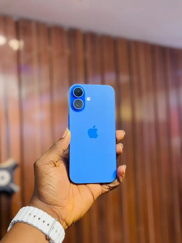 iPhone 16 Basic 128 GB Ex Ibox Warna Ultra Marine