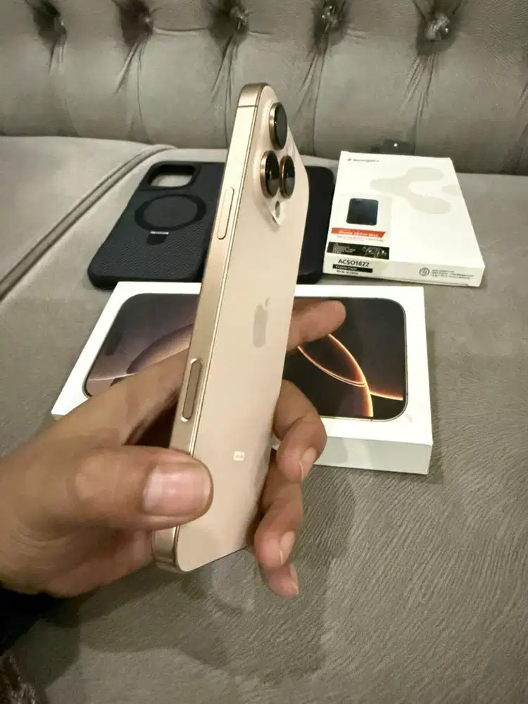 Iphone 16 pro max 256 bekas rasa baru