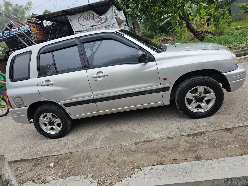 Suzuki Escudo 2003 Bensin