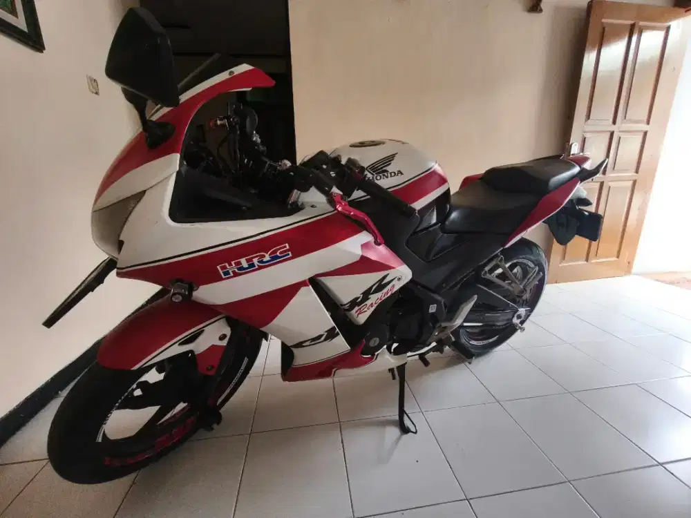 Honda CBR 150 2015