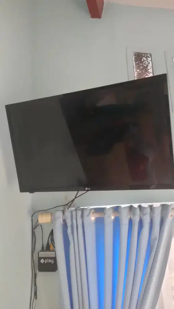 Dijual TV LG 32 inch  - kondisi normal