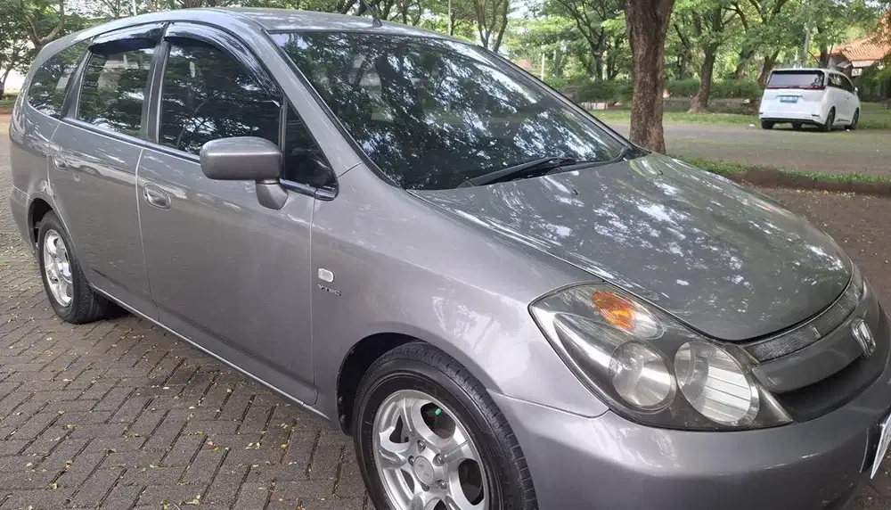 Honda stream manual 1.7 cc tahun 2005