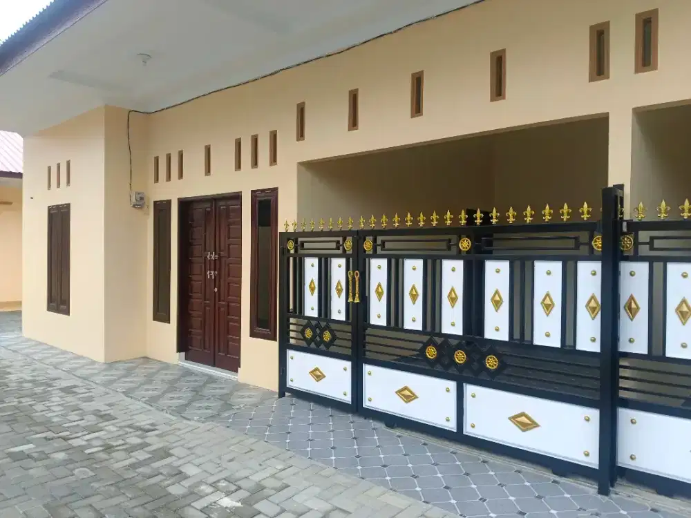 Di kontrakan tahunan 2 unit rumah