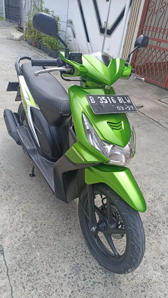 Honda beat karburator tahun 2012.