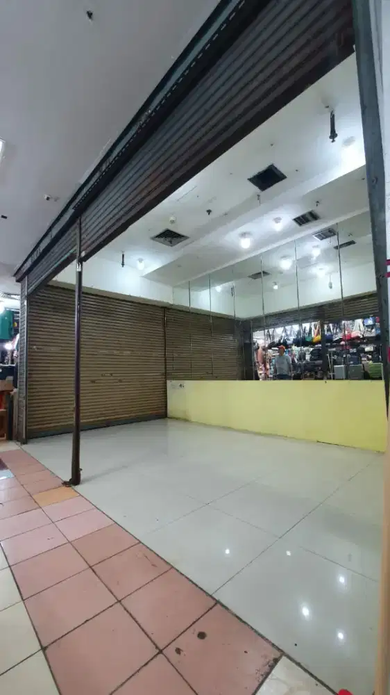 Disewakan CEPAT - MURAH Tahunan kios / toko di ITC MANGGA DUA