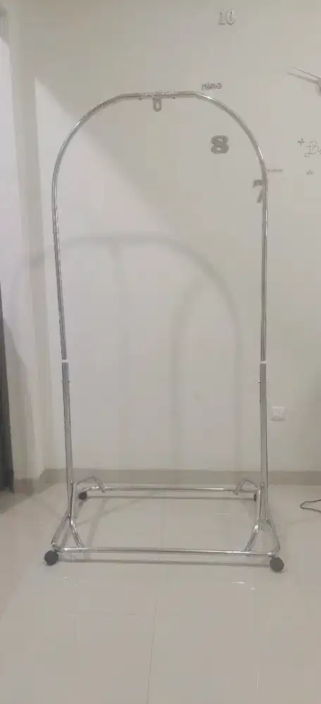 TIANG AYUNAN BESI POTABLE BISA BONGKAR PASANG MASIH MULUS