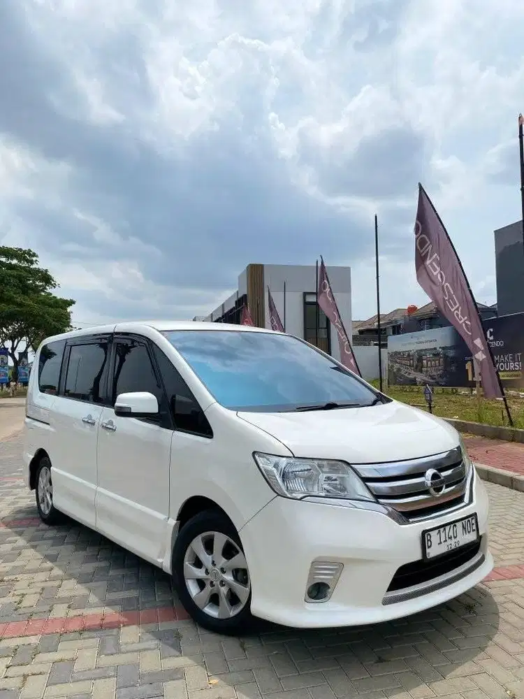Nissan Serena HWS 2014 Automatic