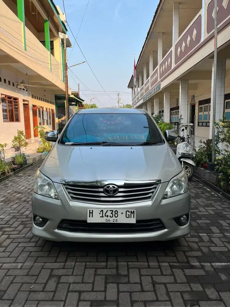 Kijang Innova G 2.0 AT 2012