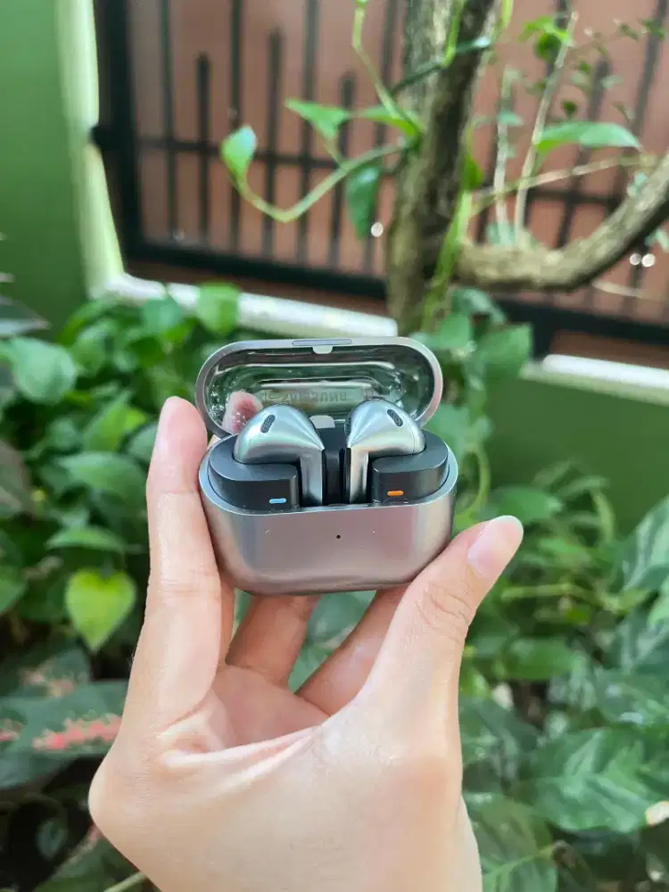 Samsung buds3- silver