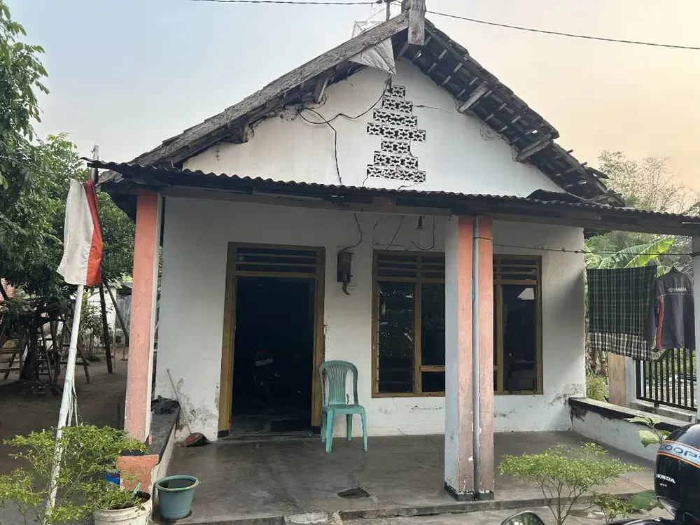 Di jual Rumah dan pekarangan strategis