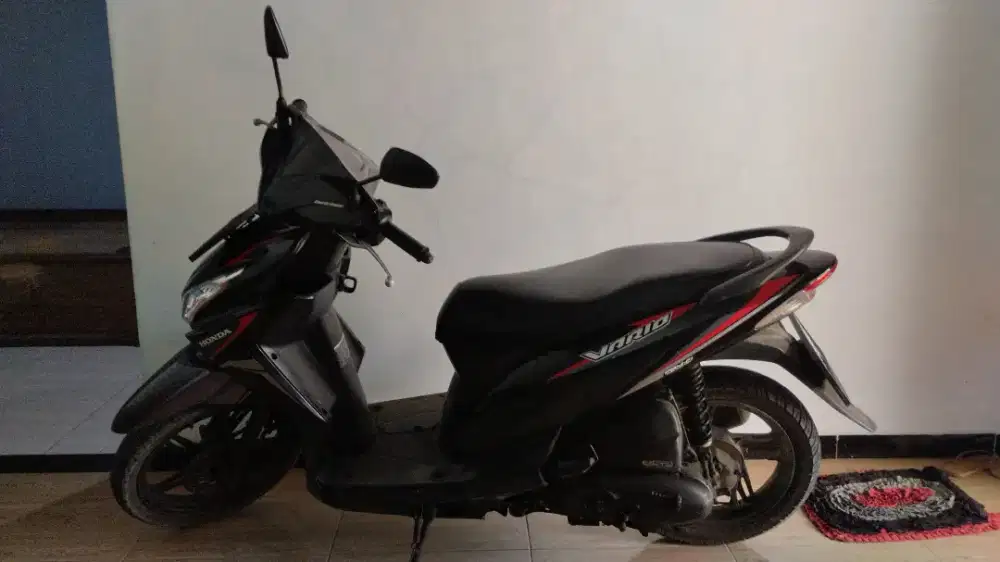 Vario 110 hitam stnk