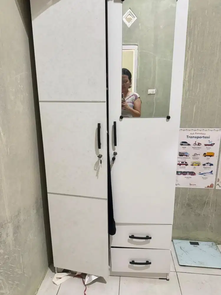 Lemari Pakaian 2 pintu
