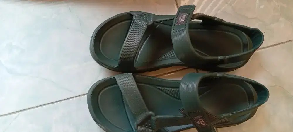 Sendal Gunung Eiger Size 44 fit 45