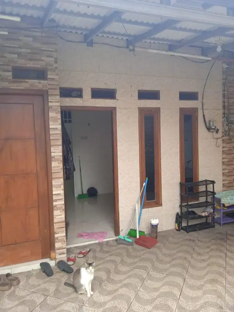 Di Kontrakan petakan 3 sekat di Pulogebang Cakung