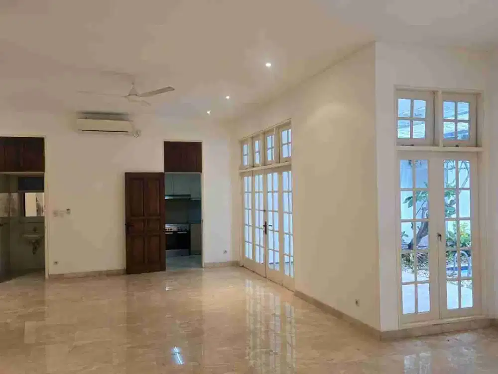 Dijual Rumah Mewah di Jl. Wijaya Kebayoran Baru Jakarta Selatan