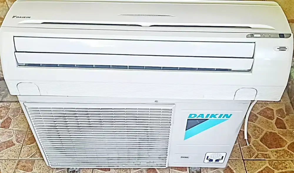 AC 1/2 PK DAIKIN (THAILAND) Ors Low300Watt MULUS Bagus & Dingin Sekali