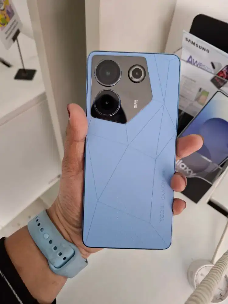Di jual Tecno camon 20 pro 5G 8/256