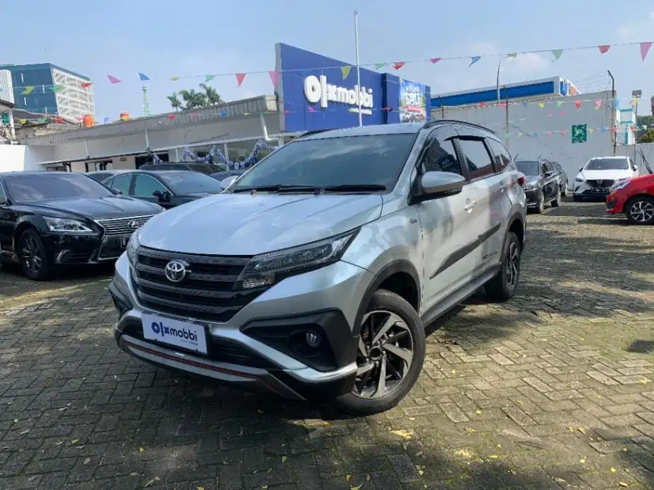 DP Rendah  10JT - Toyota Rush 1.5 TRD Sportivo Bensin-MT 2018 Silver
