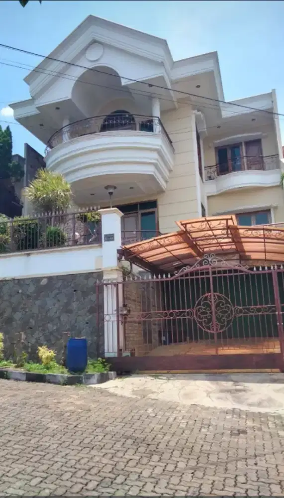 Disewakan Rumah Mewah View Kota Semarang di Villa Candi Asri