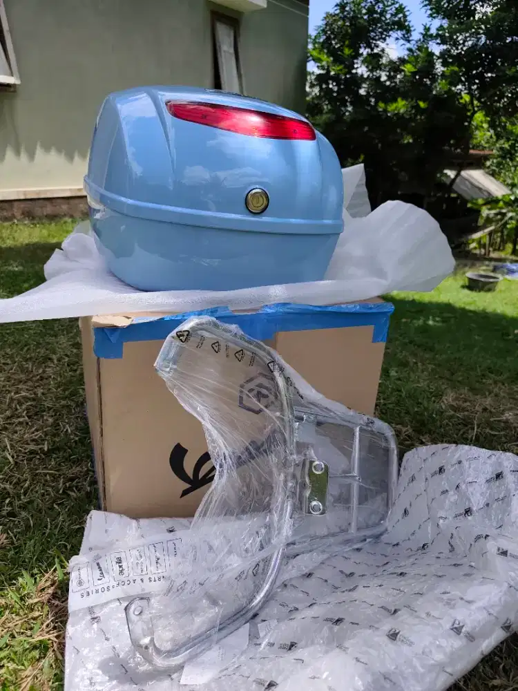 FORSALE TOP BOX VESPA MATIC LX 125