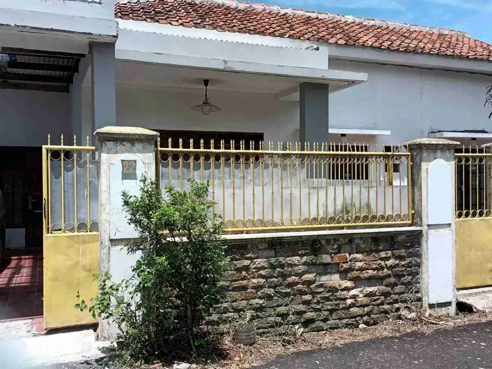 Di Jual Rumah Hoek Dalam Komplek Ciwastra Siap Huni