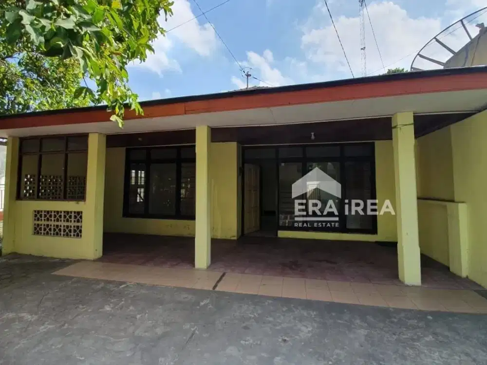 RUMAH DIJUAL DI SOLO DEKAT STASIUN BALAPAN BISA UNTUK RUANG USAHA